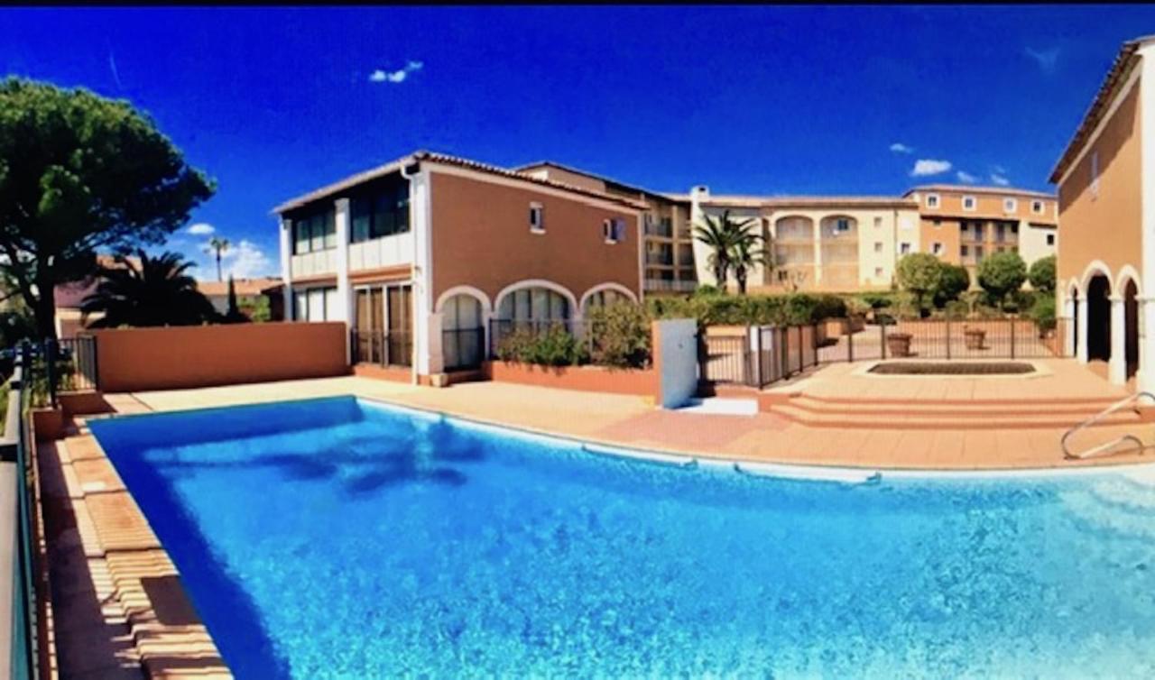 Petit Port Apartment Коголен Екстериор снимка