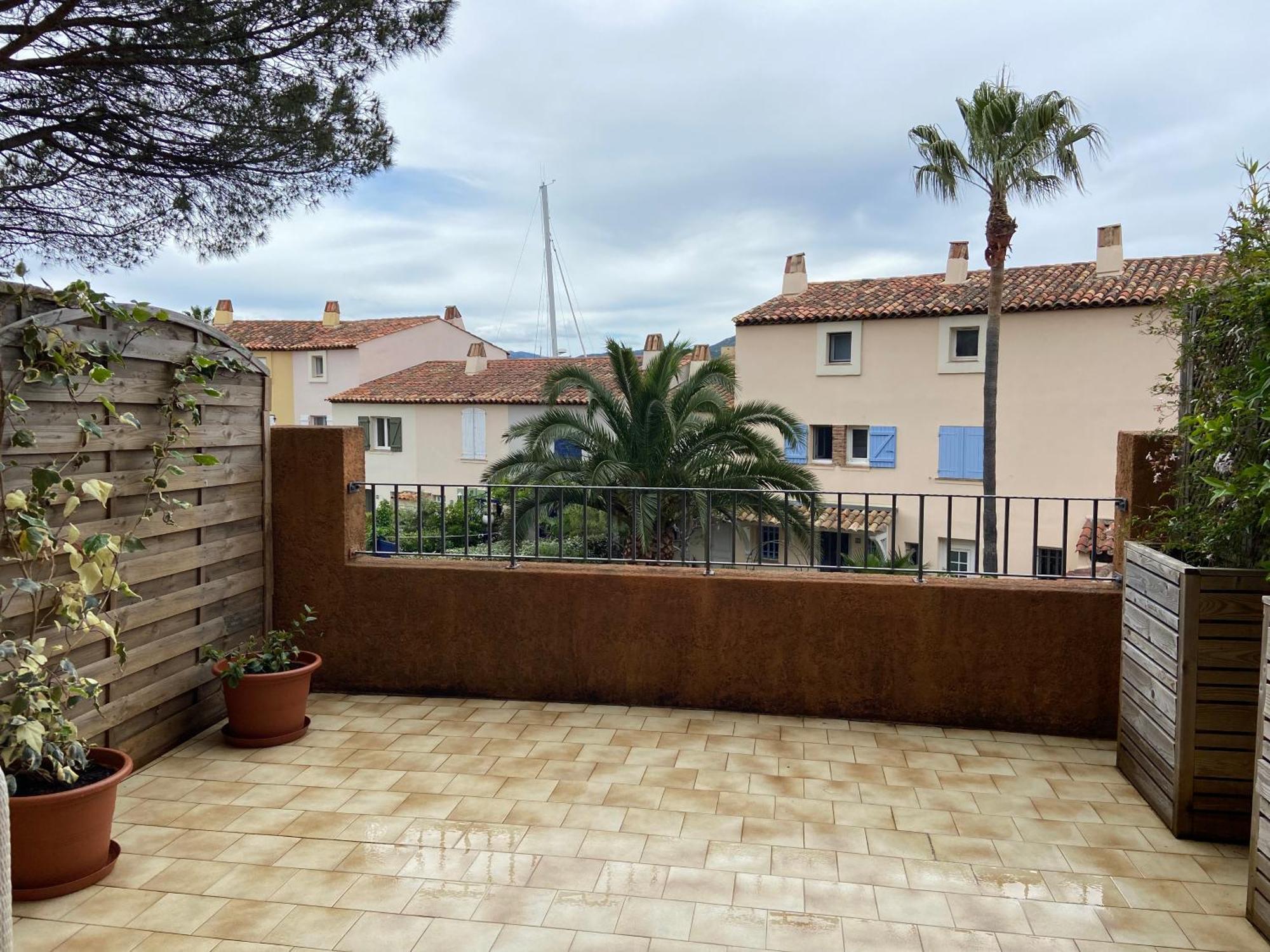 Petit Port Apartment Коголен Екстериор снимка